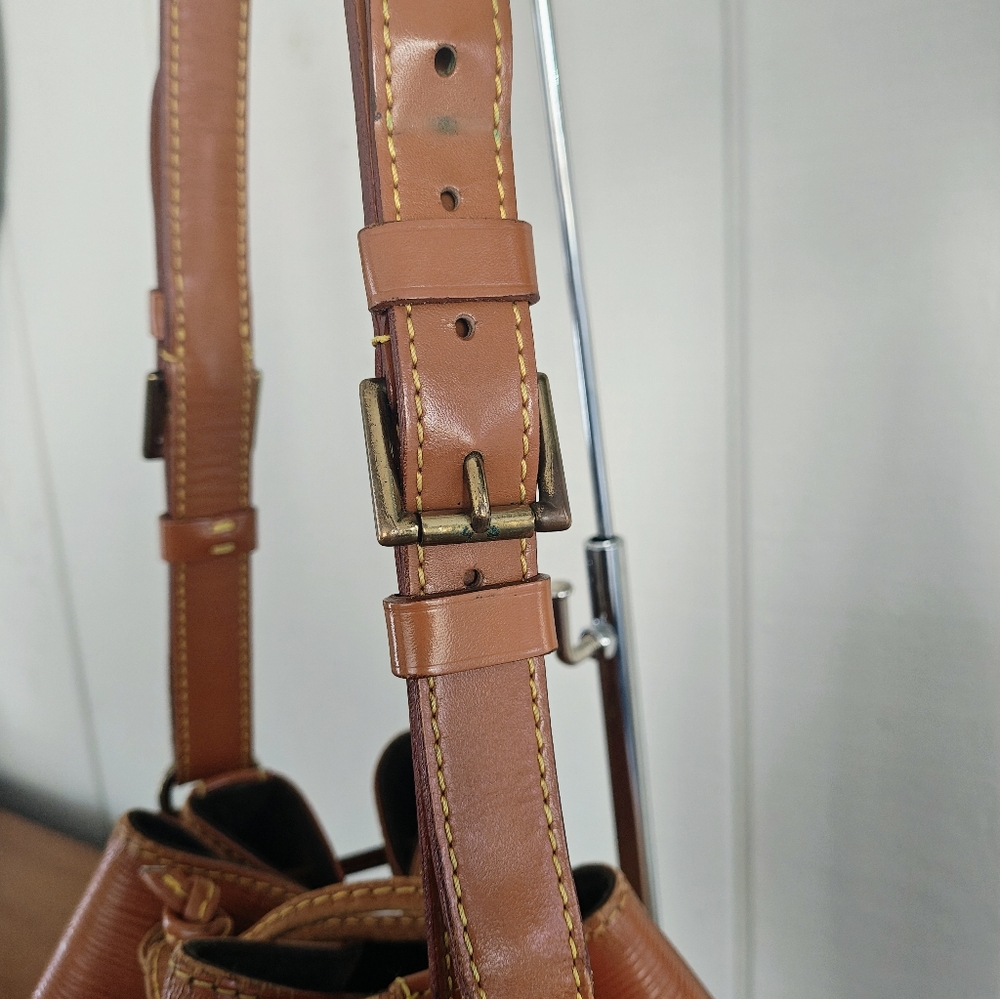 Authentic Louis Vuitton Brown Bucket Bag - Picture 4 of 12